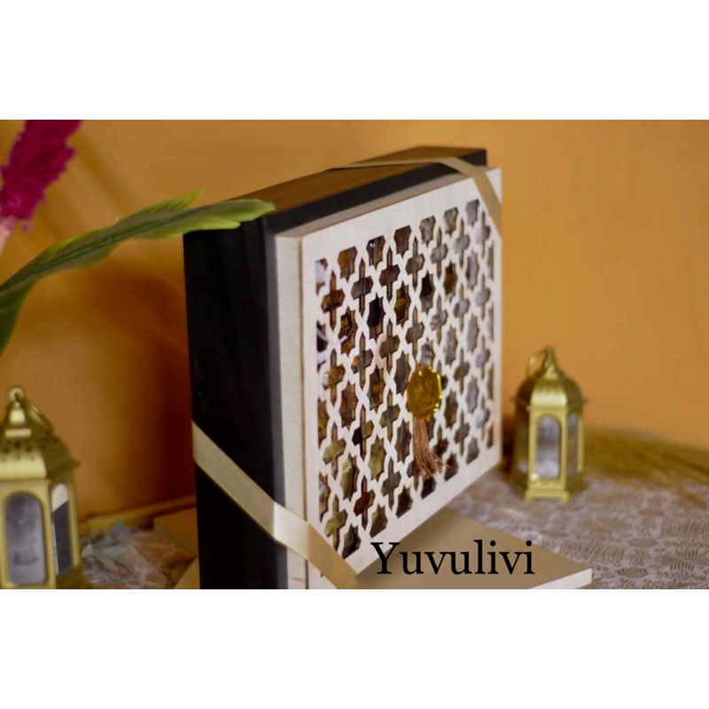 

Box hampers / tempat hampers / Hampers ramadhan / hampers lebaran / kue nastar