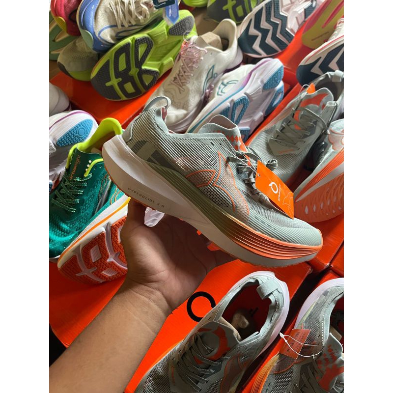 SEPATU RUNNING ORTUSEIGHT HYPERGLIDE 3.0