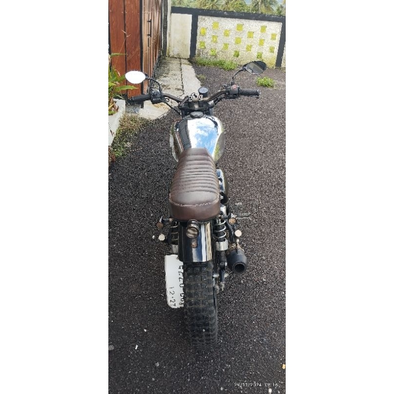 Jok custom W175 kulit