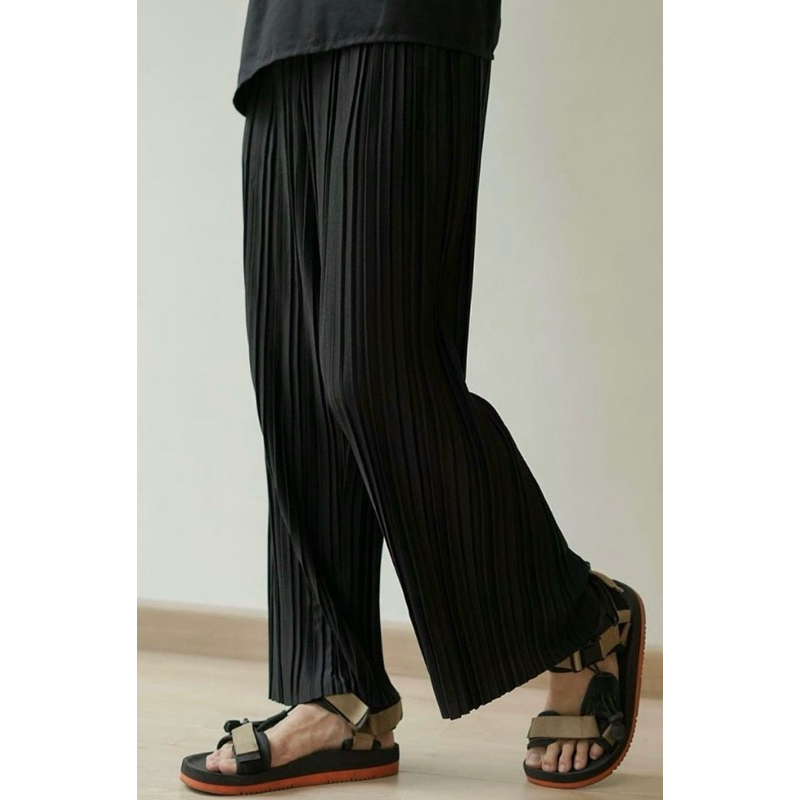 KLOUD studio preloved pleats pants