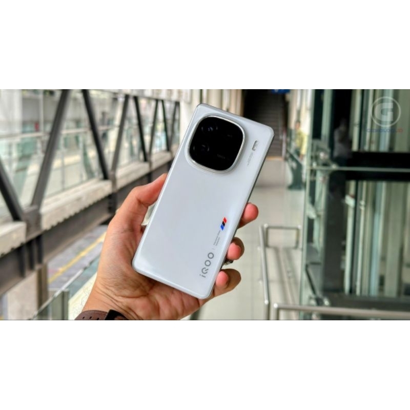 Vivo iqoo 12 ram 16 rom 512GB snapdragon 8 gen 3