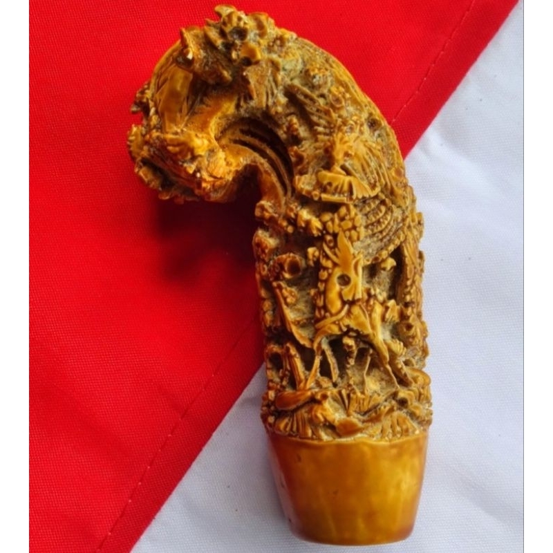 deder keris antik | hulu keris mirip gading | handle keris tulang | gagang keris  no 046