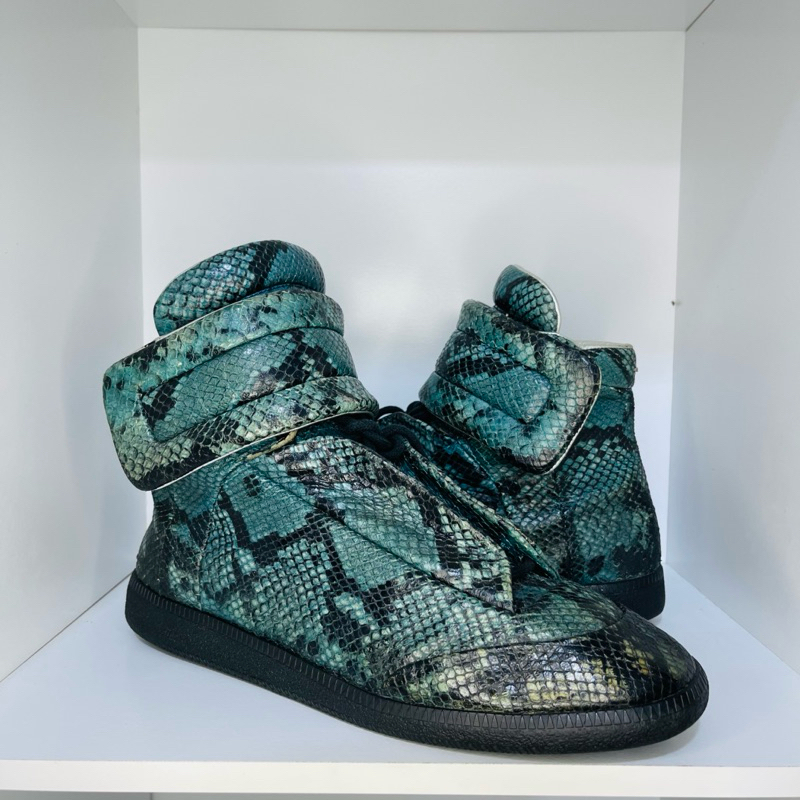 45. Future Leather Maison M