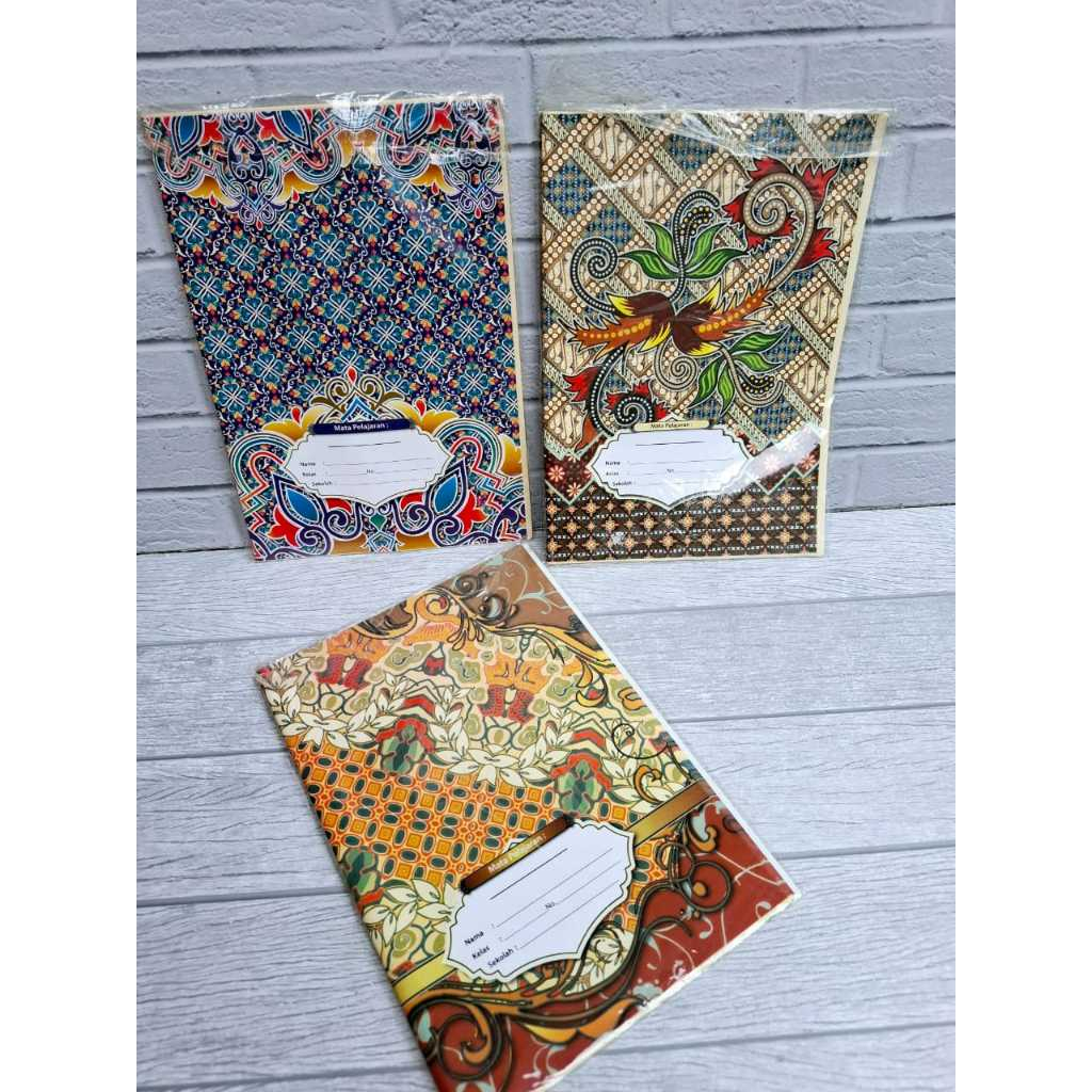 

1 Pak Sampul Buku Tulis BATIK Isi 20 Lembar ( Campus & Kwarto )