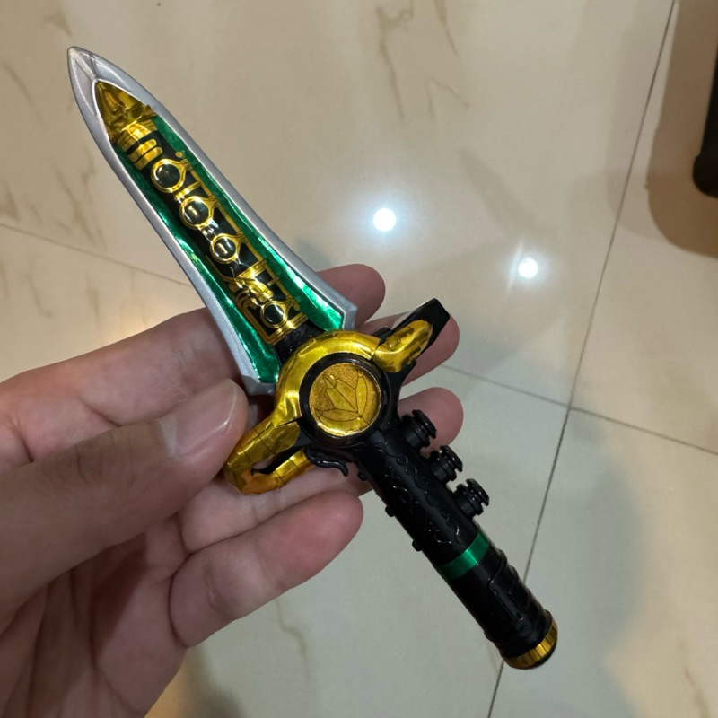 Gashapon MMPR Vintage Power Rangers Zyuranger Green Dragon Ranger Dagger Weapon Mini