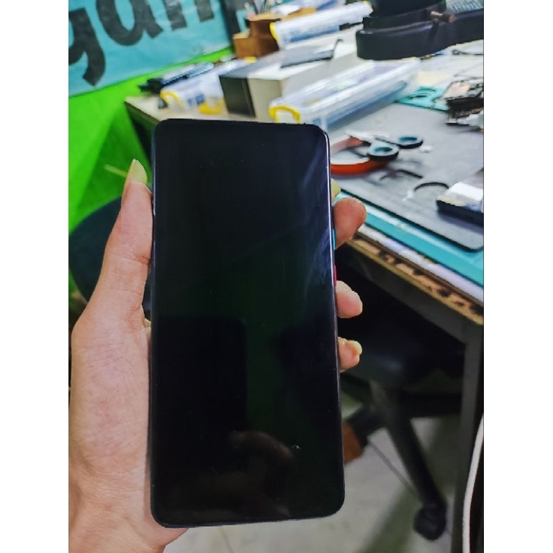 Kamera depan poco f2 pro