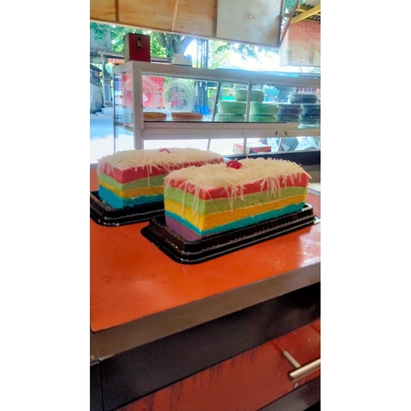 

bolu rainbow Azalia cakes
