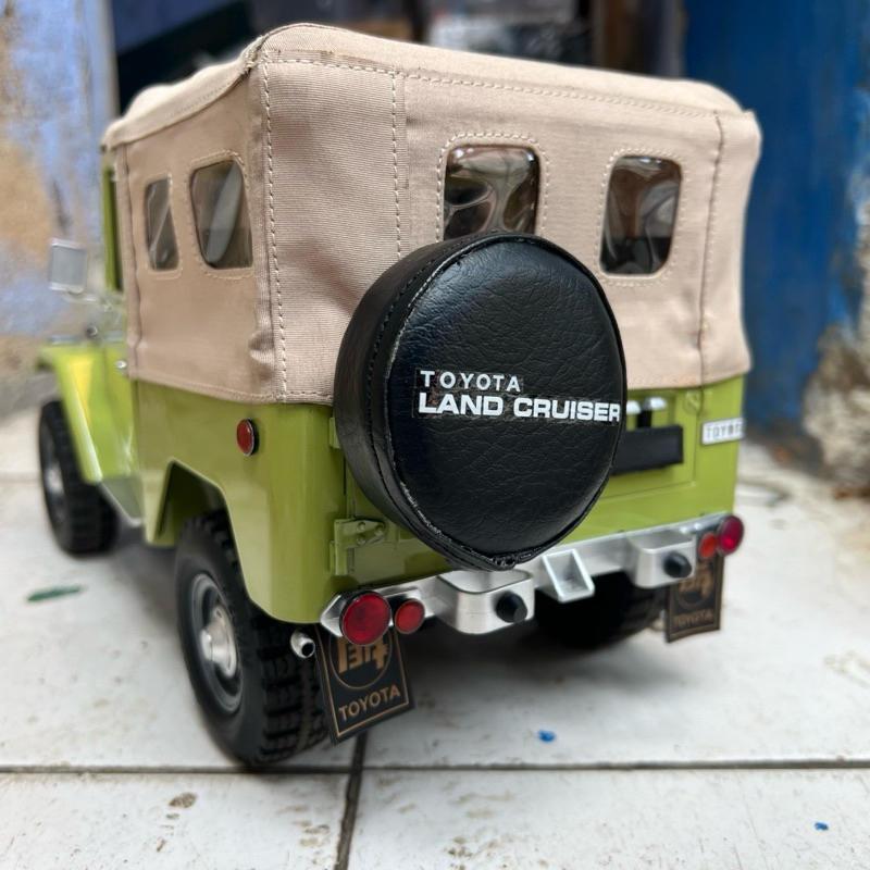 Rc adventure toyota hardtop Fj40 custom scale look 1/12