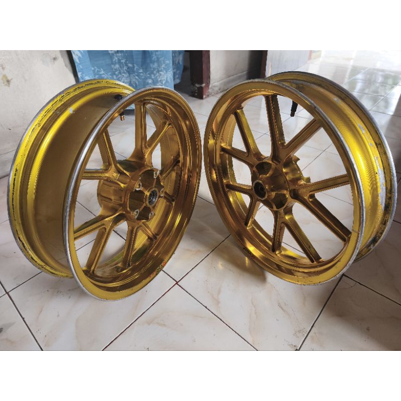 Velg vnd tapak lebar UK 4.5 dan 3.0 untuk motor Yamaha new Vixion xabre r15 v2 v3 v4 dll