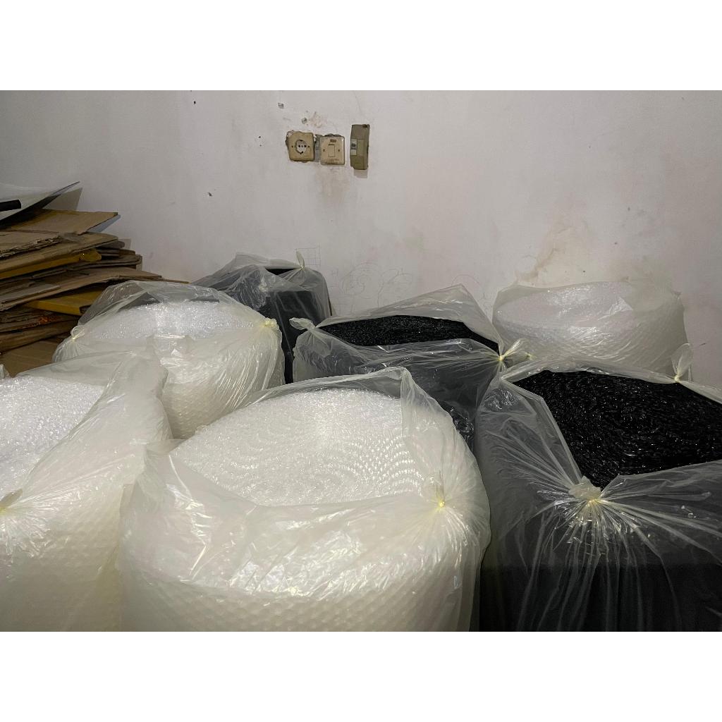 

Bubble Wrap Hitam-Putih Roll Ukuran 125cm x 50m Transparan Super Kuat Premium Tebal Untuk Packing Safety Siap Kirim Instan