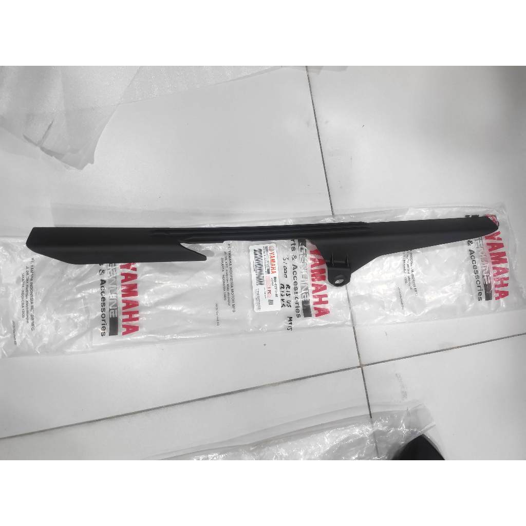 tutup rantai r15 v3 v4 mt15 ori