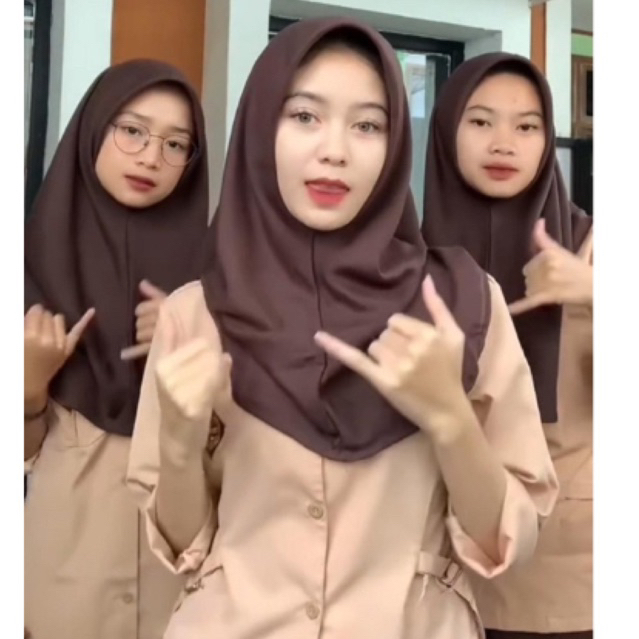 HEMAT Jilbab Mughit by meira hijab segiempat Instant Premium