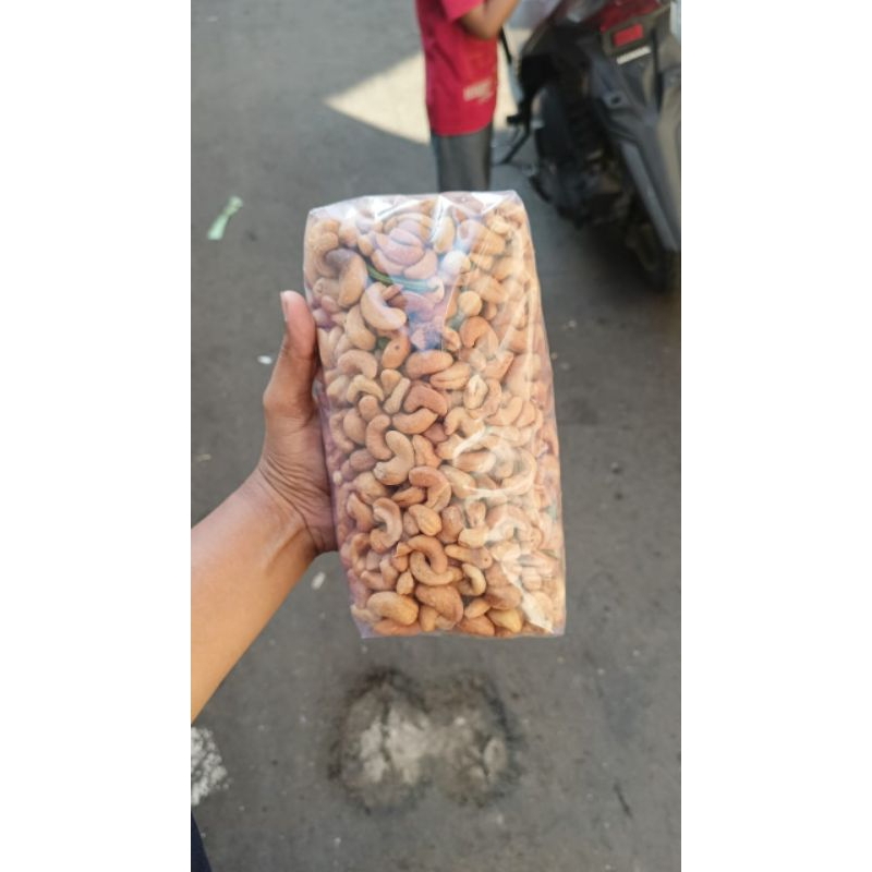 

kacang mede mateng 1 kg