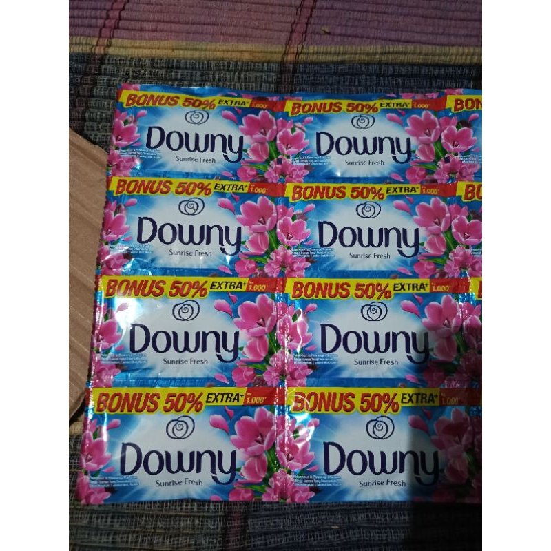 downy pewangi pelembut pakaian 72 sachet / 6 renceng varian biru besar