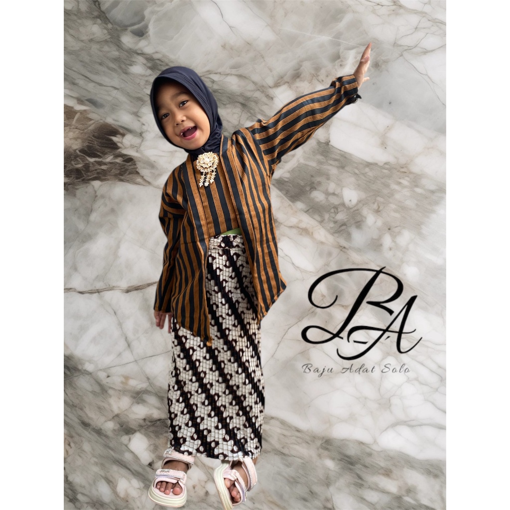 Set Kebaya Lurik Anak Garis 5//Kebaya Lurik+Rok Plisket+bross