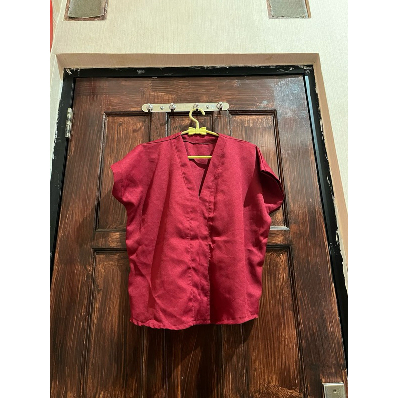 atasan merah maroon wanita lengan pendek