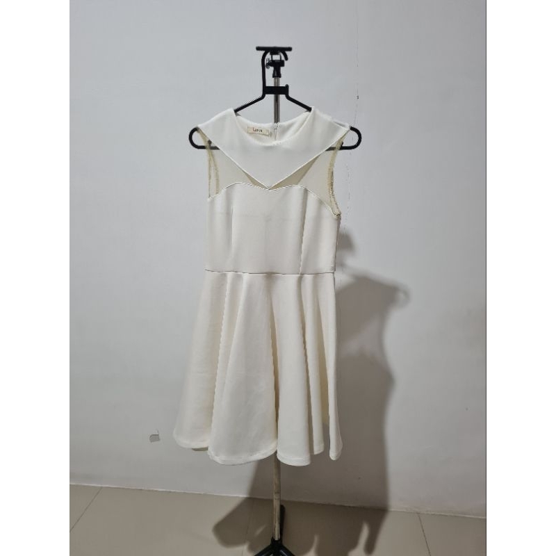 Dress putih / dress pesta preloved