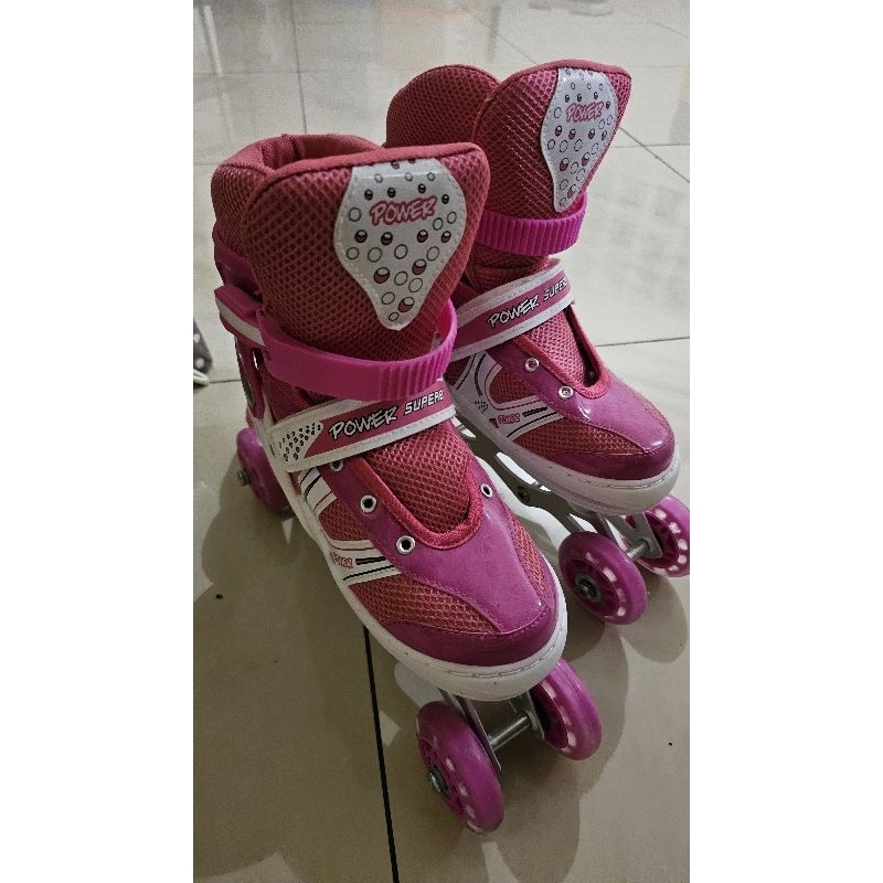 Preloved 1 set sepatu roda dan topi dll anak size 38/39