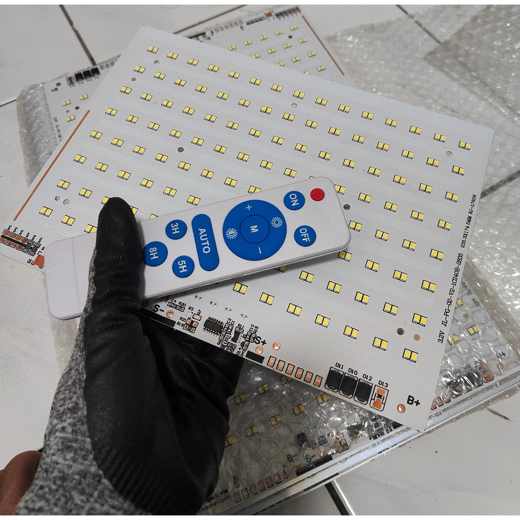 BIG PCB Papan SMD Input 3.7v 4.2v lithium 18650 DIY Led Solar Panel