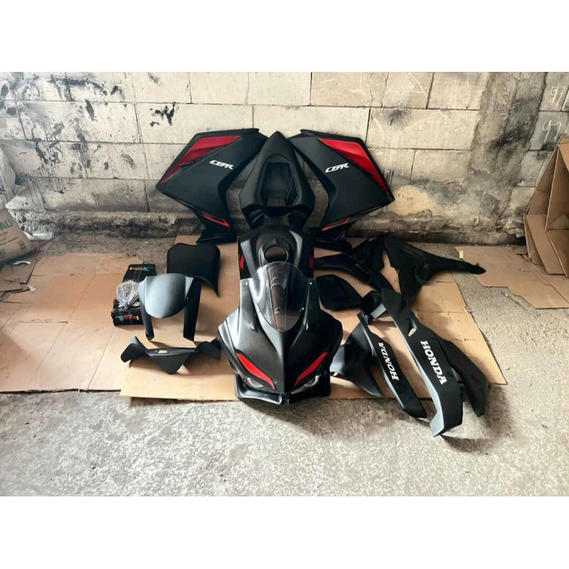 Fullbodi full fairing mode cbr 250rr motif warna hitam doff list merah