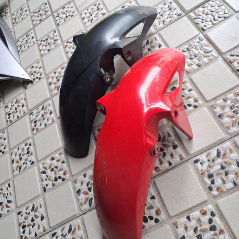 Spakbor depan old CB150R