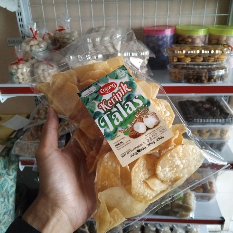

Keripik Talas Enjong Khas Banyuwangi 150gr – Camilan Renyah Gurih dari Umbi Pilihan, Lezat dan Cocok untuk Segala Suasana