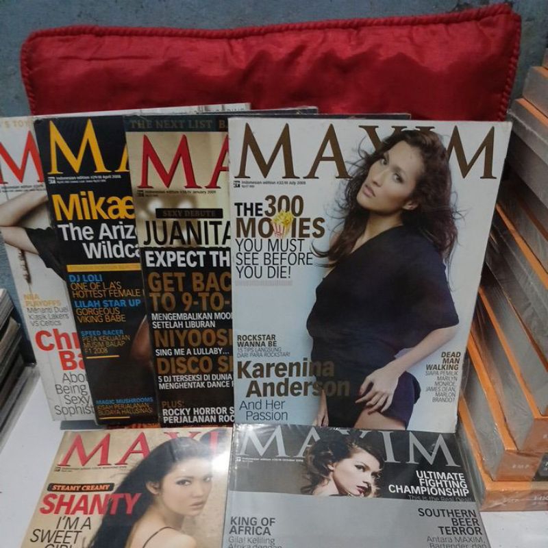 BUKU MAJALAH MAXIM