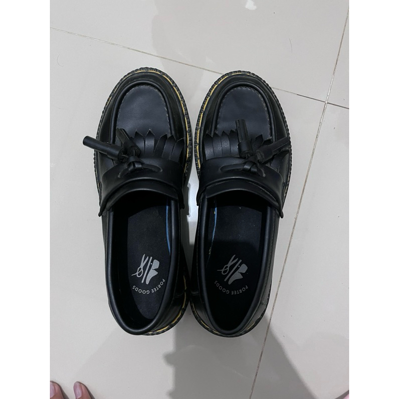 Portee Goods Loafers Hitam