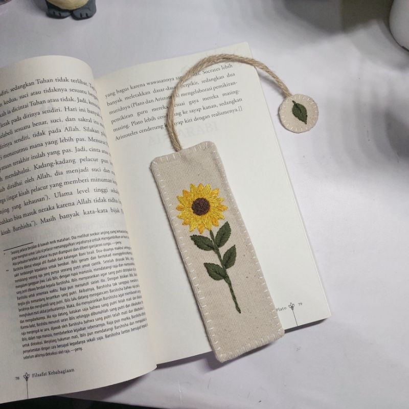 

(Ready stock) Bookmark | pembatas buku | DIY | Handmade | Embroidery | Sulam