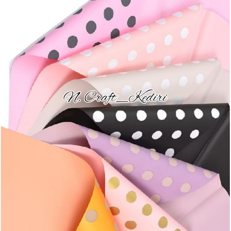 

FREE PACKING Kertas Buket Motif Polka Lembaran Flower Wrapping Paper Kertas Buket Bunga Polkadot 2 Warna Kertas Buket Murah