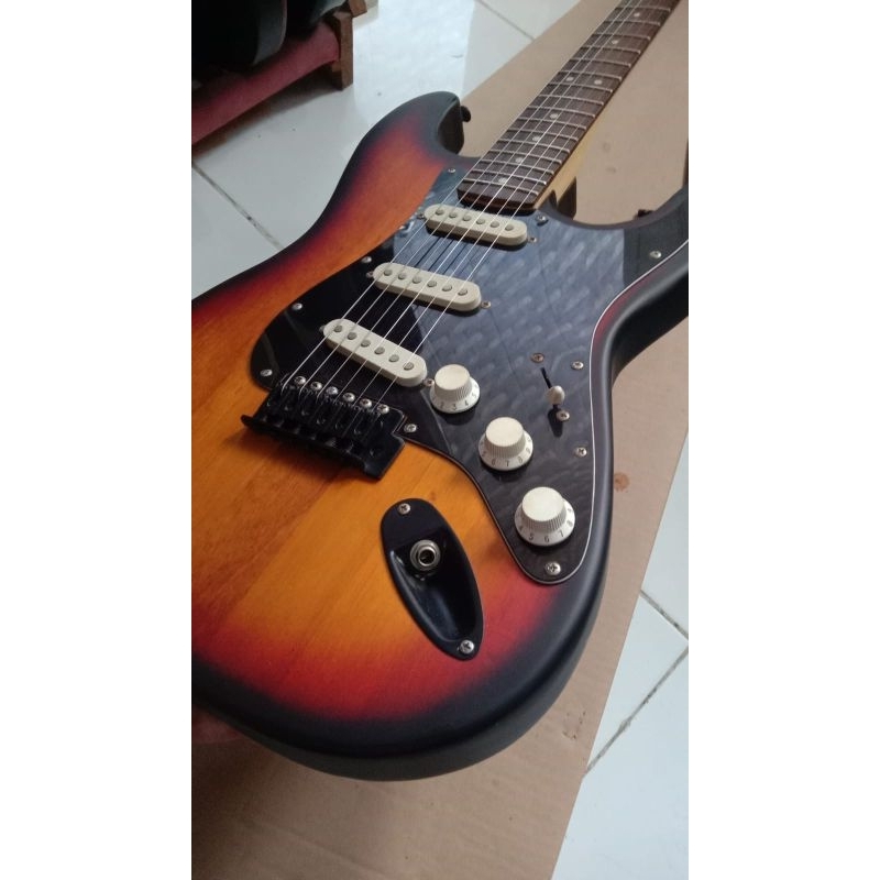 Gitar Fender Stratocaster New Custom