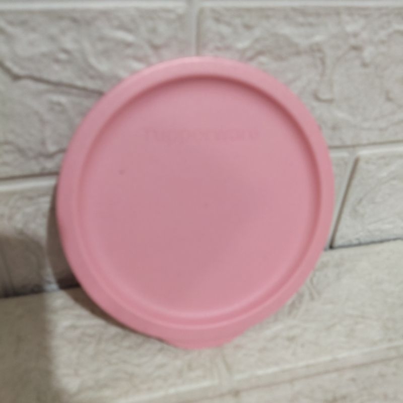 Seal summer go round Tupperware