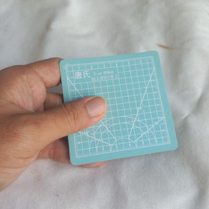 

Mini Cutting Mat Alas Potong Kecil 8x8cm