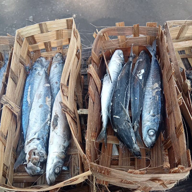 

ikan pindang keranjang mentah