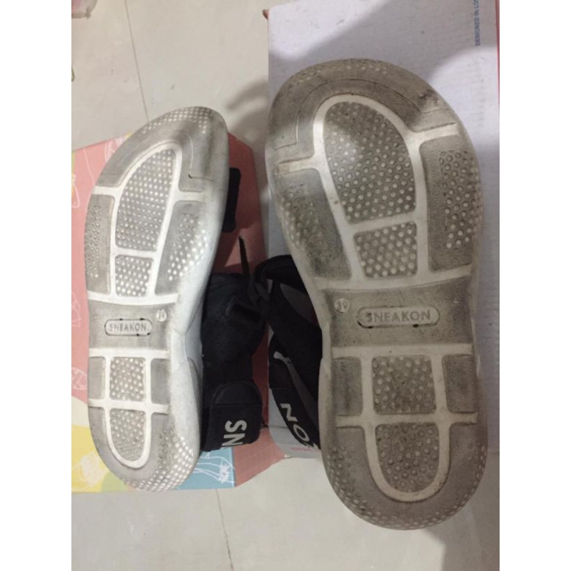 sendal sneakon