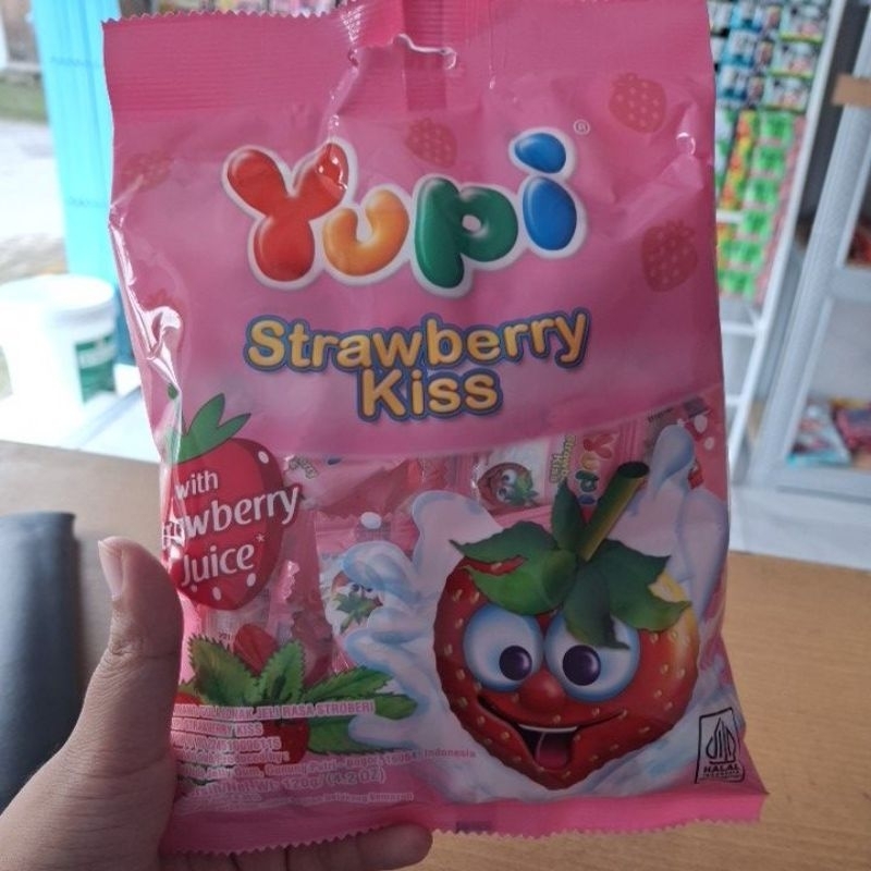 

yupi sak rasa strawberry
