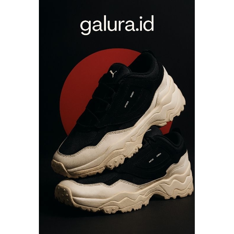 [Second Branded] Sepatu Outdoor, size 43