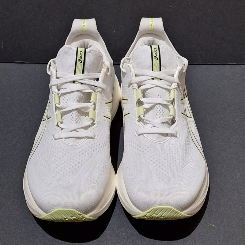 sepatu lari pria Asics Gel Nimbus 26