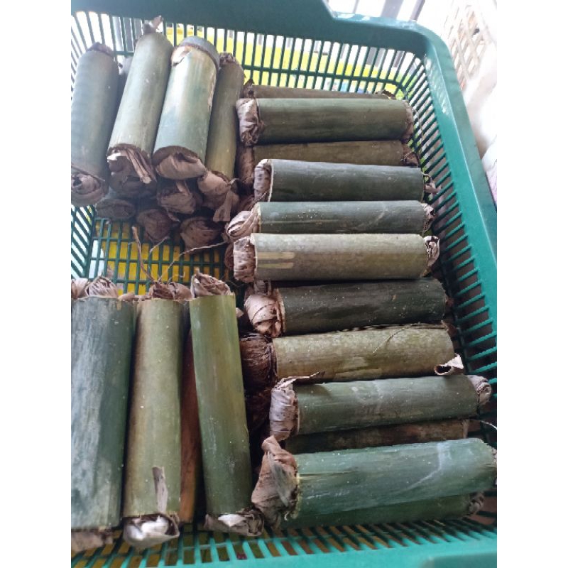 cangkilung ( ulat bambu ) satu ruas bambu isi 10,harga per 1 ruas.
