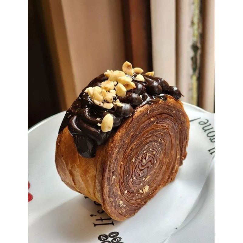 

cromboloni choco hazelnut