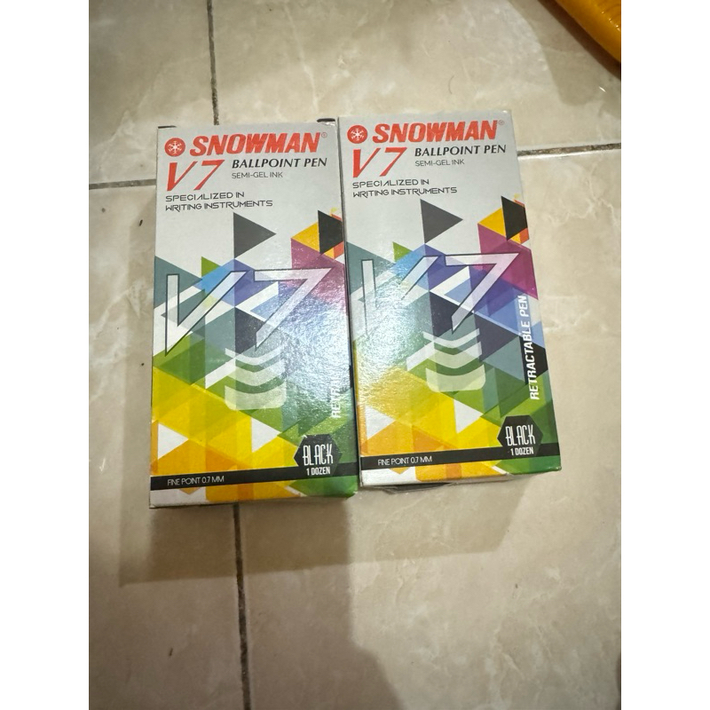 

Pulpen Snowman V7 Semi gel ink harga 1 pack isi 12 pcs