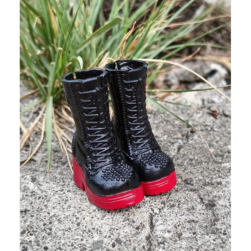 miniatur sepatu edisi descendant