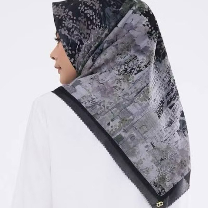 Preloved Buttonscarves New York 1 Black