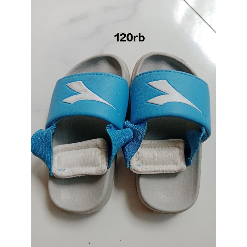 Preloved sandal anak ori diadora biru