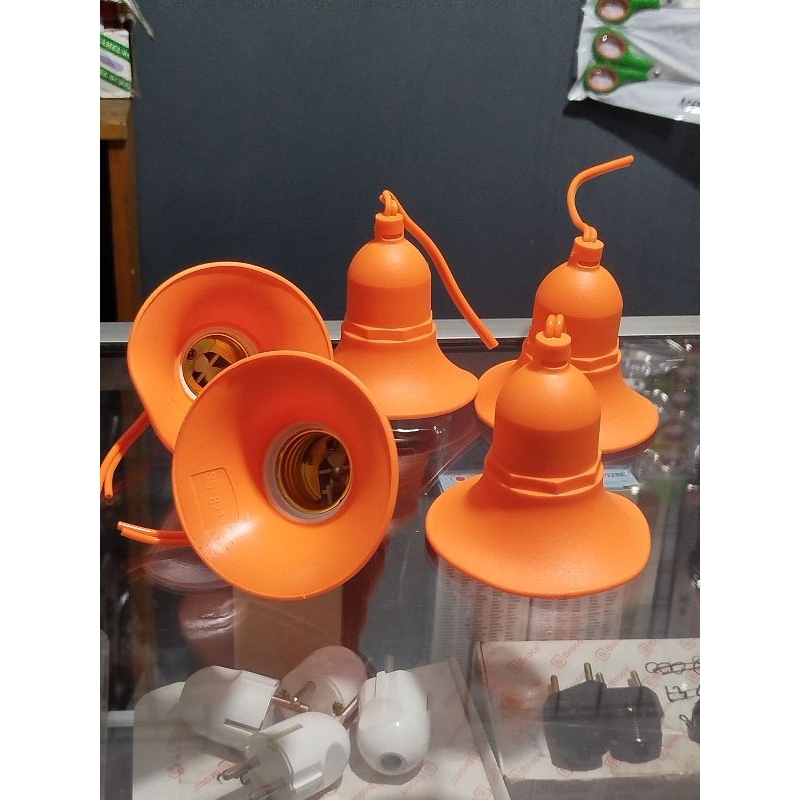 Fitting lampu gantung anti air