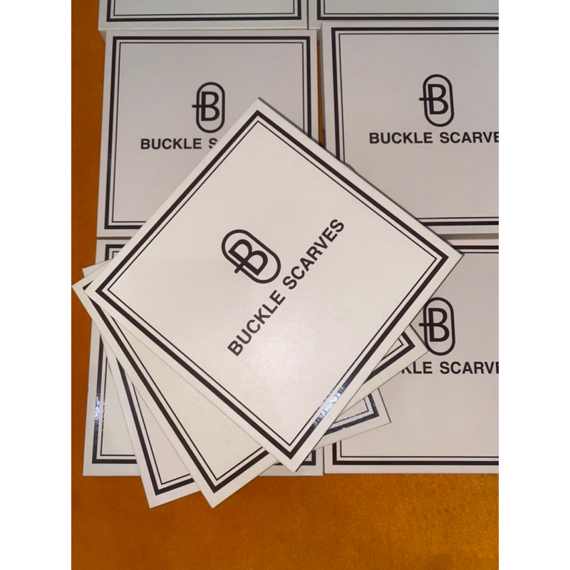 Hijab Segiempat Motif Buckle Scarves Box