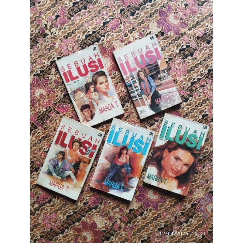 Set 5s Buku Novel Karya Marga T.; SEBUAH ILUSI Buku Kesatu sampai Buku Kelima