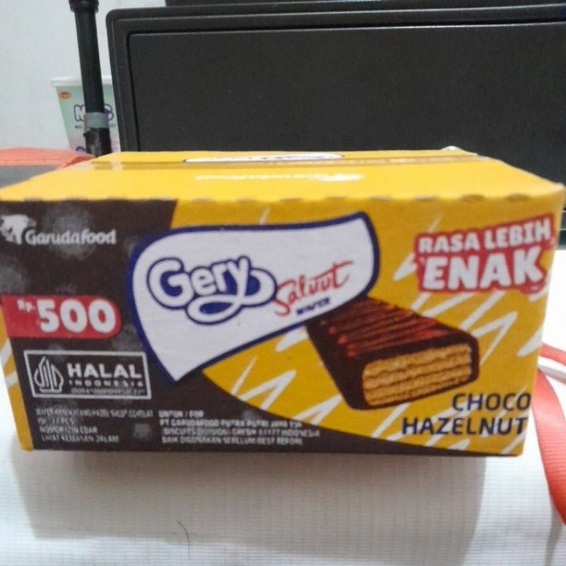 

gery salut wafer