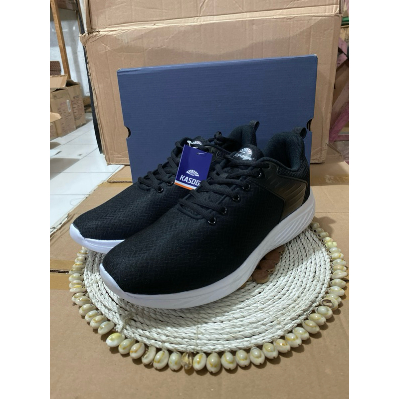 Sepatu sekolah - Sepatu jumbo - columbia by kasogi warna hitam putih