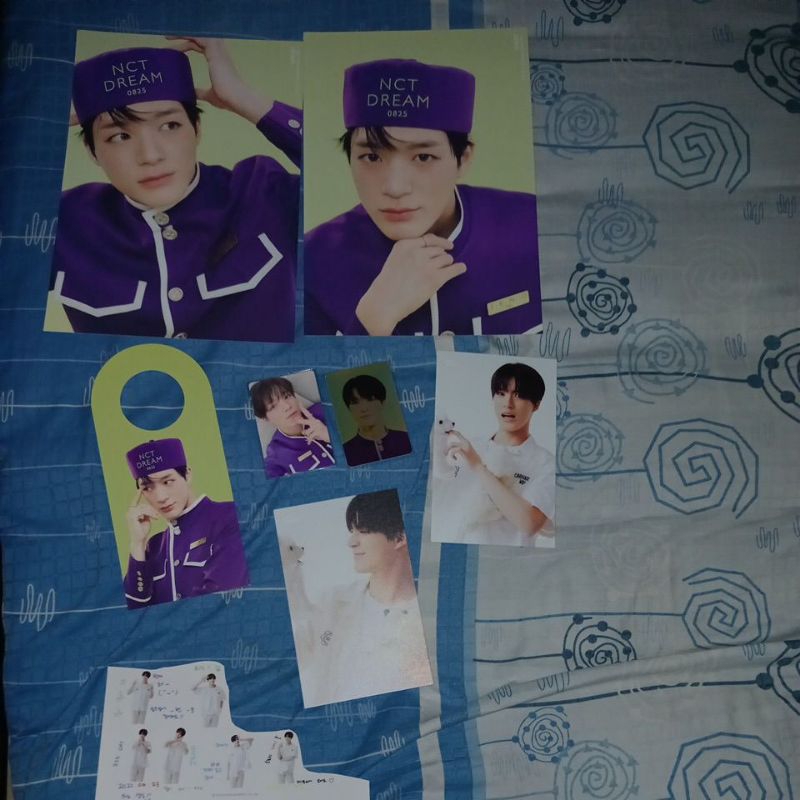 

Jeno set NCT DREAM Season Greetings 2022